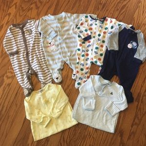 Lot of 4 boy sleepers & 2 sleep sacks.Range 0-3 mo